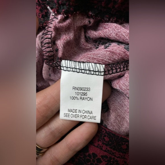 NWT Me to We Burgundy Black Shorts Size Extra Small - Picture 5 of 6